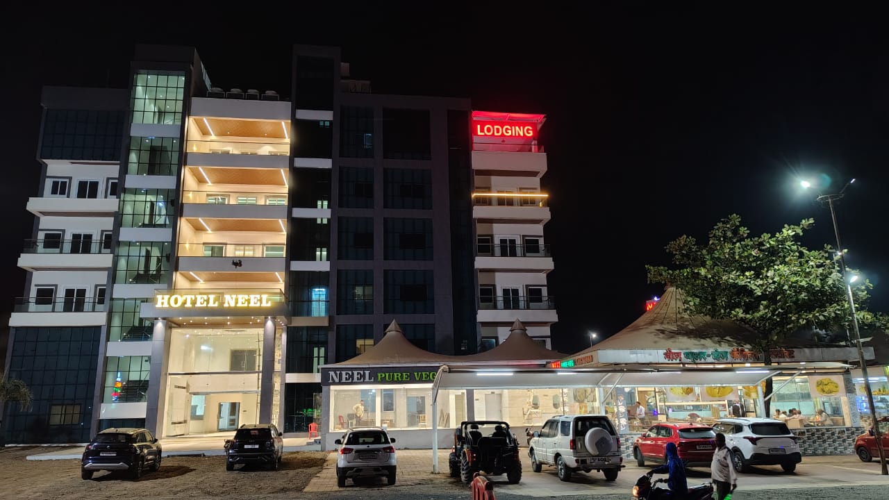 Hotel Neel night view